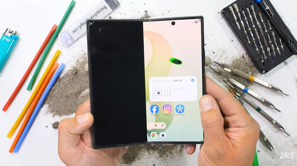 foldable smartphone stylus screen damage