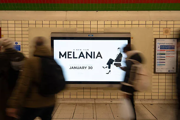london piccadilly circus digital billboard display