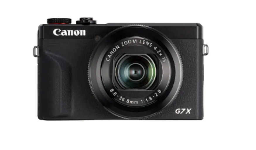 캐논 G7 X III로 유튜브 라이브 스트리밍을 진행하는 장면